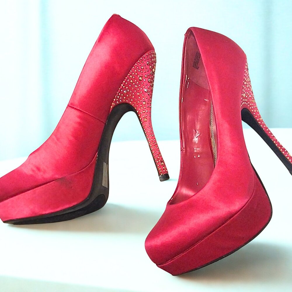 Baker Royal Hot Pink 6" Satin Round Toe Platform Pumps w/Rhinestone Heel 9M